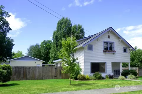 213 D St SW, Auburn, WA 98001