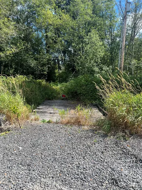 5198 Np Rd, Sedro Woolley, WA 98284