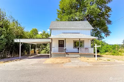 581 NW New York Ave, Chehalis, WA 98532