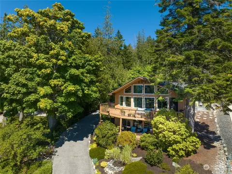 707 Shelter Bay Dr, La Conner, WA 98257