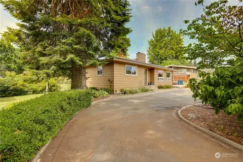 506 Surry Rd, Wenatchee, WA 98801