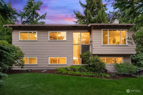 11036 111th Ave NE, Kirkland, WA 98033