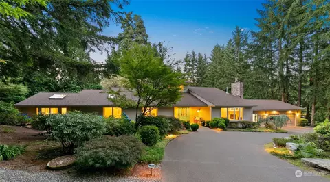 13704 NE 48th Pl, Bellevue, WA 98005