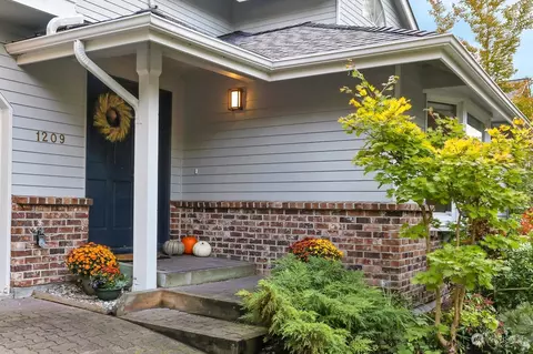 1209 6th Pl S, Edmonds, WA 98020 photo 2