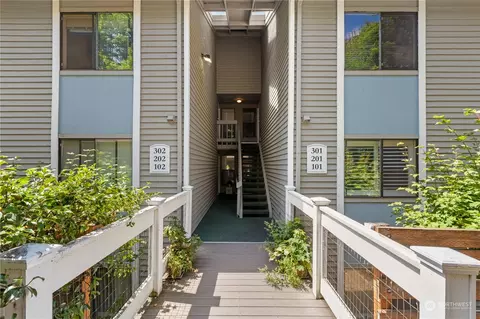 31510 106th Pl SE #R-201, Auburn, WA 98092