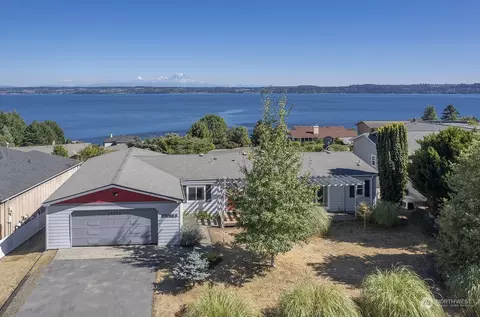 25721 Gold Beach Dr SW, Vashon, WA 98070
