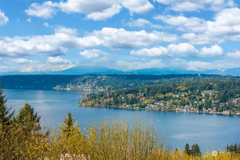 4544 177th Ave SE, Bellevue, WA 98006