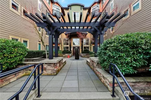 15700 116th Ave NE #201, Bothell, WA 98011