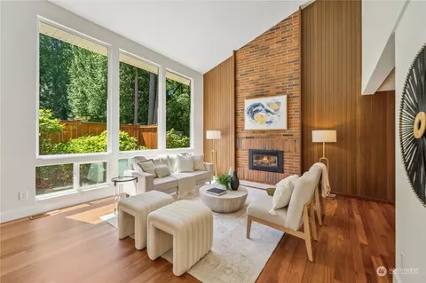2411 161st Ave SE, Bellevue, WA 98008