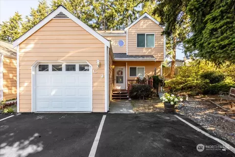 1250 SW Heller St #C4, Oak Harbor, WA 98277