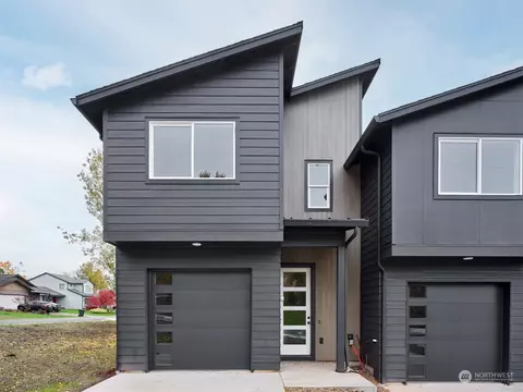 975 Cedar St, Kalama, WA 98625