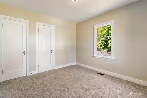 208 E Section St, Mount Vernon, WA 98273 photo 16