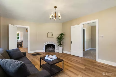 208 E Section St, Mount Vernon, WA 98273 photo 6