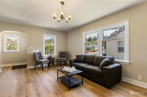 208 E Section St, Mount Vernon, WA 98273 photo 7