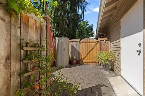 10828 NE 182nd Ct, Bothell, WA 98011 photo 32