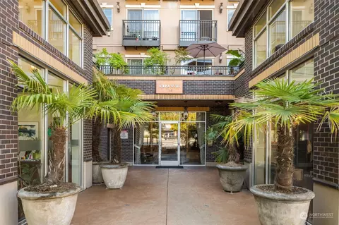 1125 E Olive St #201, Seattle, WA 98122