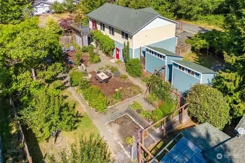 4660 Holcomb St, Port Townsend, WA 98368
