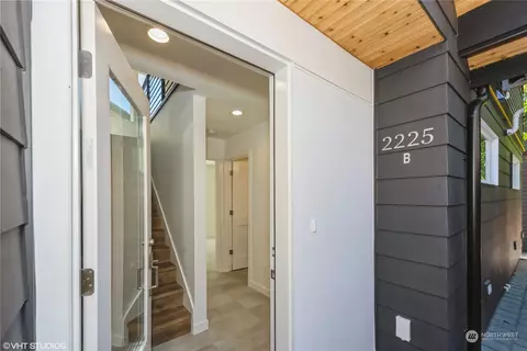 2225 1st Ave W #B, Seattle, WA 98119