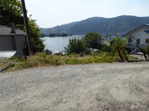 575 Wapato Way, Manson, WA 98831