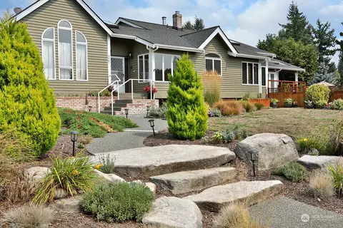 2461 Hillis Dr, Langley, WA 98260