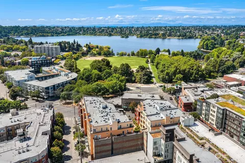 410 NE 70th St #306, Seattle, WA 98115