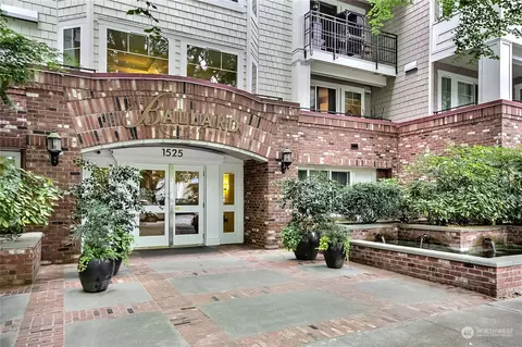 1525 NW 57th St #430, Seattle, WA 98107