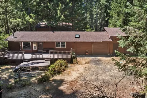 9314 Kootenai Dr, Anderson Island, WA 98303