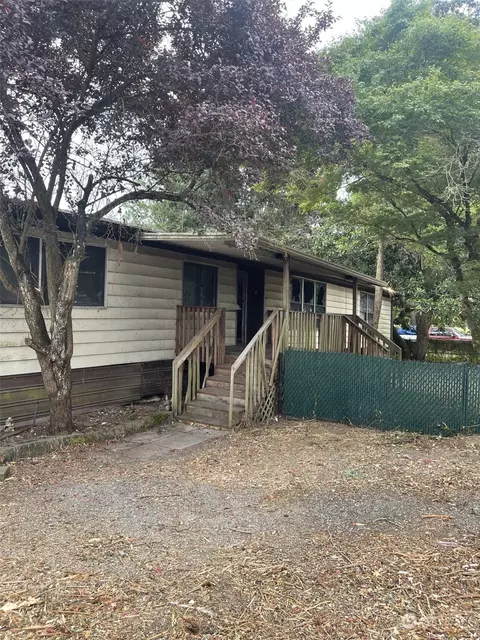 38 3rd Ave S, Algona, WA 98001