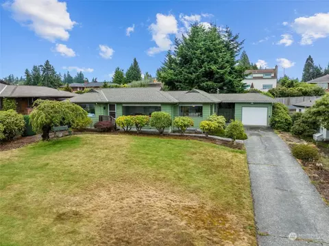 610 View Ridge Dr, Everett, WA 98203 photo 2