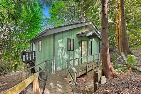 13 N Summit Dr, Bellingham, WA 98229