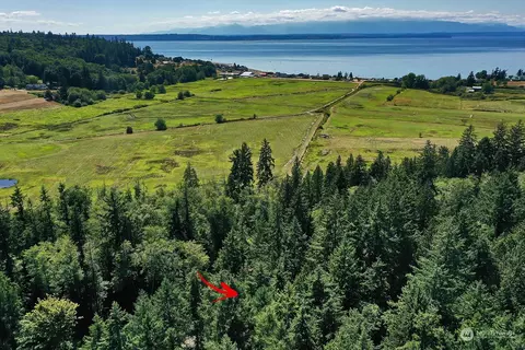 0 Thomas Ln, Clinton, WA 98236