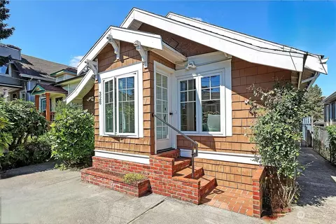 328 N 79th St, Seattle, WA 98103