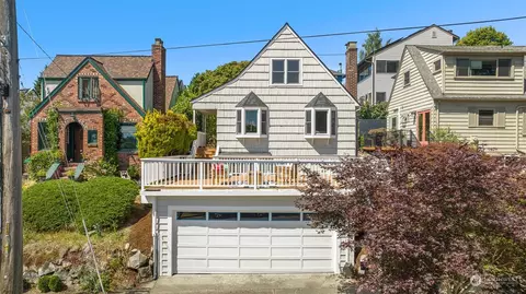 5553 36th Ave NE, Seattle, WA 98105
