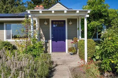 8607 36th Ave SW, Seattle, WA 98126