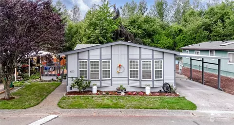 204 Noble Fir Cir, Enumclaw, WA 98022