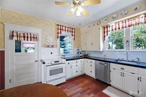 1812 Rucker Ave, Everett, WA 98201 photo 9