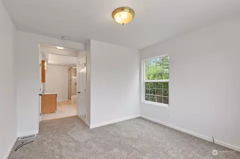 2124 E 21st St, Bremerton, WA 98310 photo 24