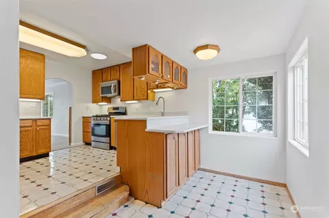 2124 E 21st St, Bremerton, WA 98310 photo 8