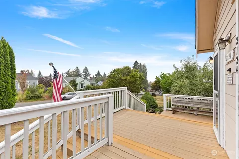2124 E 21st St, Bremerton, WA 98310 photo 4