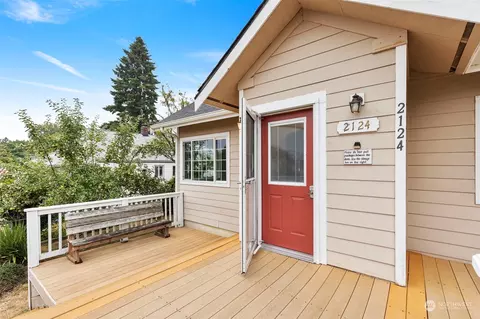 2124 E 21st St, Bremerton, WA 98310 photo 2