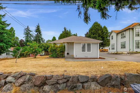 632 SW 126th St, Seattle, WA 98146