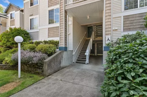 25235 SE Klahanie Blvd #A104, Issaquah, WA 98029