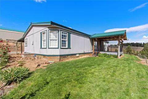 17031 Badger Mtn Rd, East Wenatchee, WA 98802