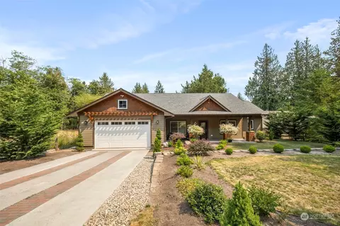 395 Rainier Ln, Port Ludlow, WA 98365