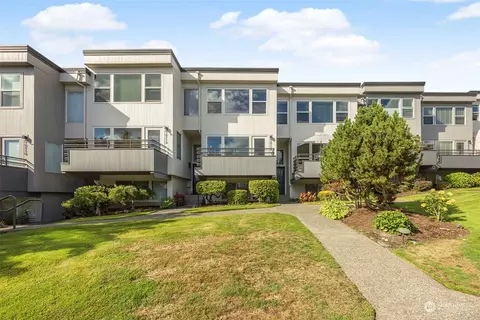 10114 NE 63rd St #5, Kirkland, WA 98033