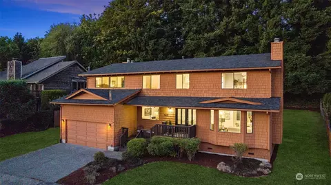 5400 Highland Dr, Bellevue, WA 98006