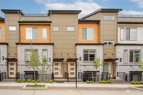 921 6th Ave NE, Issaquah, WA 98029