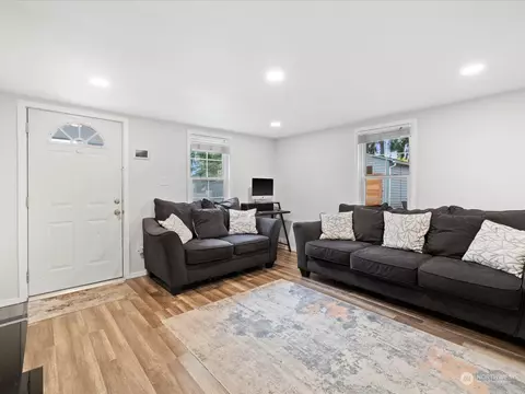 6028 Oakes Ave, Everett, WA 98203 photo 3