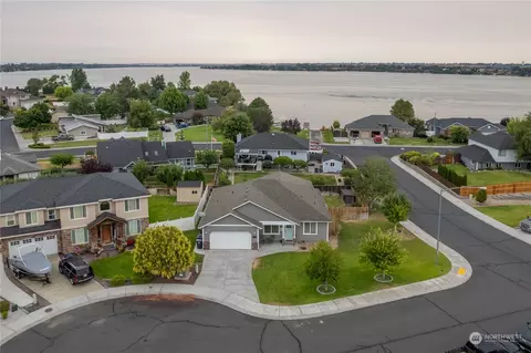 640 Dove Ct, Moses Lake, WA 98837