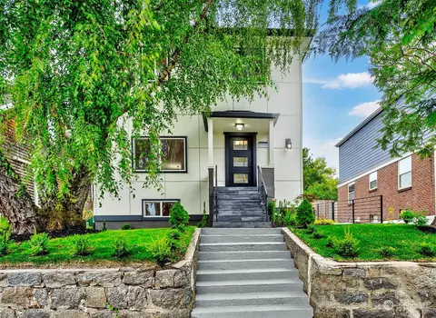 5550 Woodlawn Ave N, Seattle, WA 98103